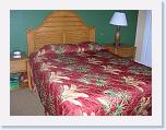 DSCN5746 * bedroom with queen size bed in unit B * 2288 x 1712 * (792KB)