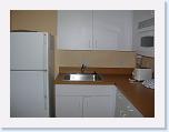 DSCN5750 * partial kitchen, they is a 2 round hotplate in cupboards * 2288 x 1712 * (828KB)