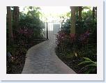 DSCN5752 * path to the pool * 2288 x 1712 * (737KB)